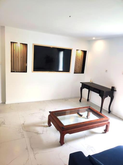 Appartement Moderne Proche Paris, Aeroport Et Disneyland Le Perreux-Sur-Marne Luaran gambar